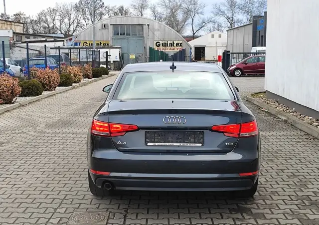 AUDI A4 Limousine 2.0 TDI ultra S tronic design