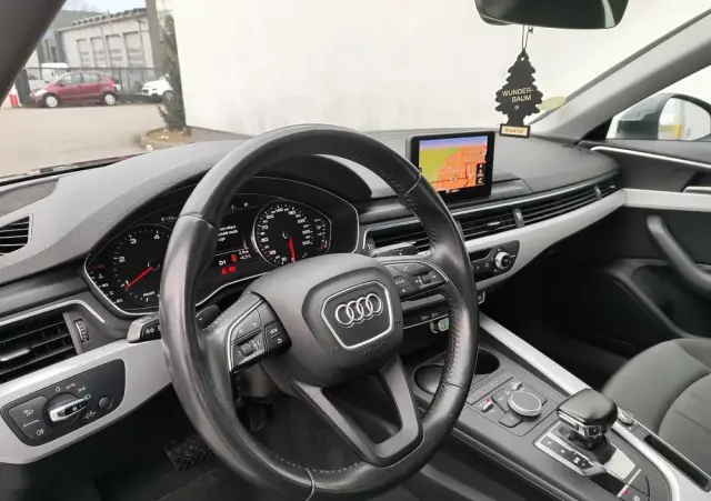 AUDI A4 Limousine 2.0 TDI ultra S tronic design