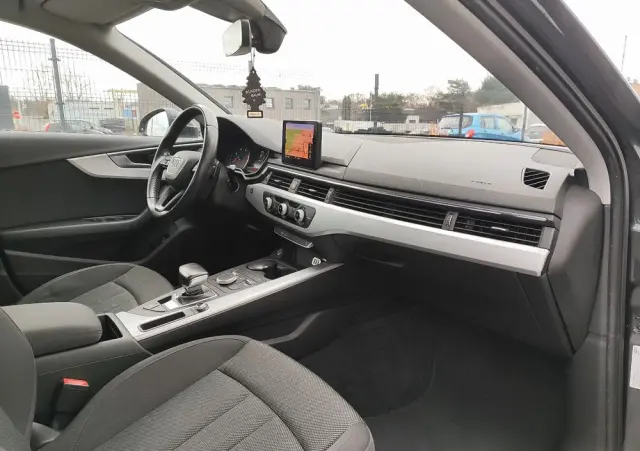 AUDI A4 Limousine 2.0 TDI ultra S tronic design