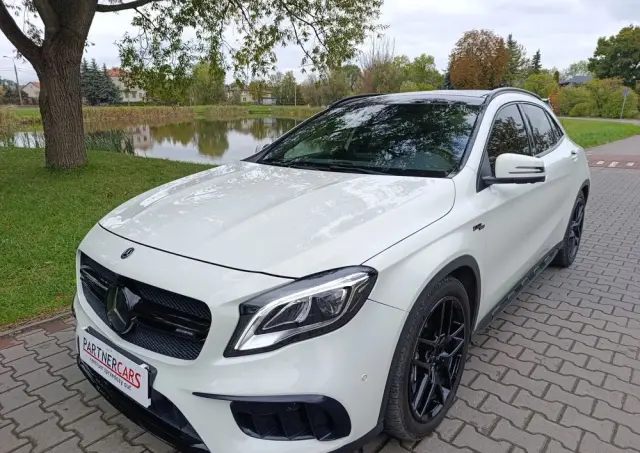 MERCEDES-BENZ GLA AMG 45 4-Matic