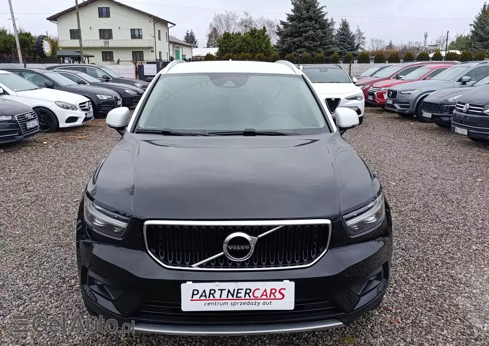 VOLVO XC 40 D3 AWD Geartronic Momentum Pro