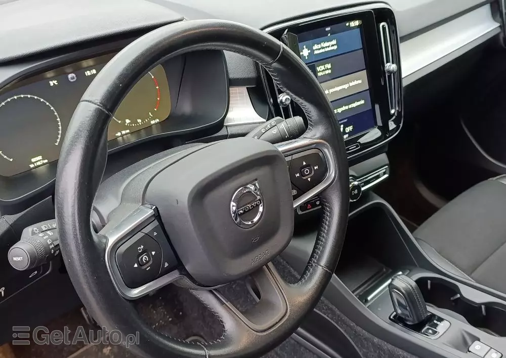 VOLVO XC 40 D3 AWD Geartronic Momentum Pro