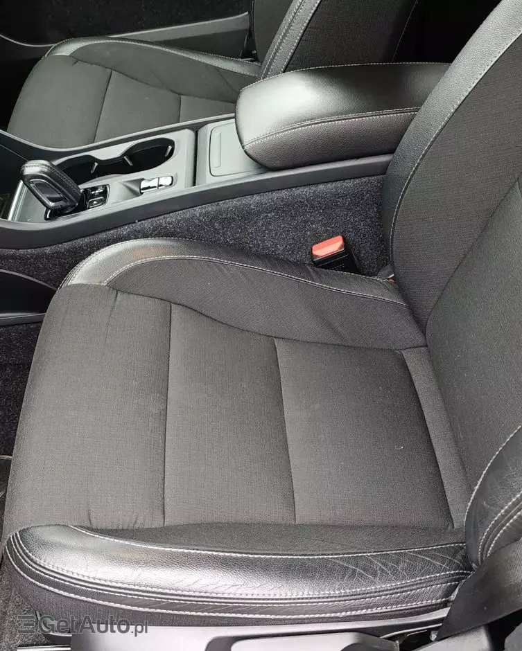 VOLVO XC 40 D3 AWD Geartronic Momentum Pro