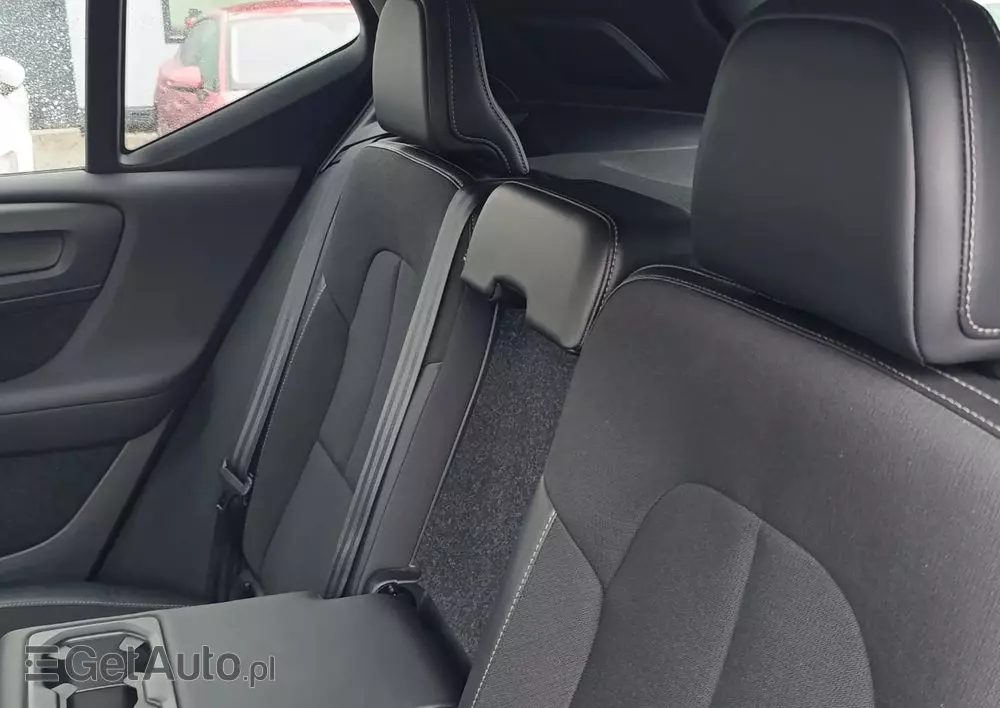 VOLVO XC 40 D3 AWD Geartronic Momentum Pro