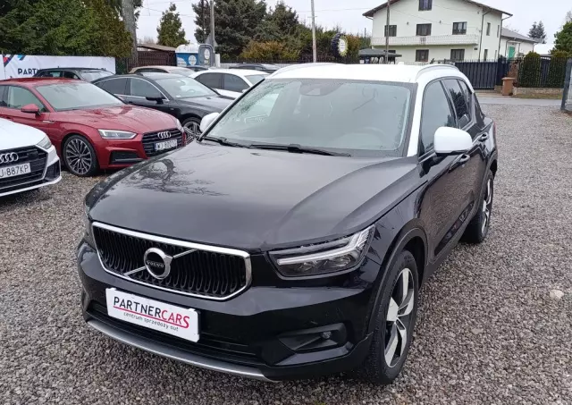 VOLVO XC 40 D3 AWD Geartronic Momentum Pro
