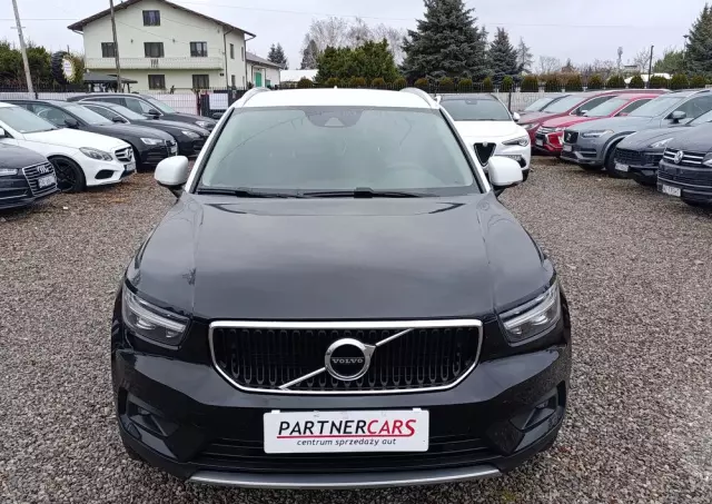 VOLVO XC 40 D3 AWD Geartronic Momentum Pro