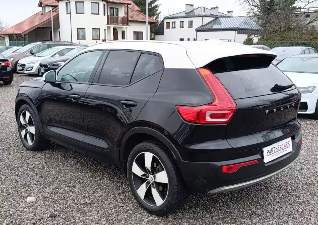 VOLVO XC 40 D3 AWD Geartronic Momentum Pro
