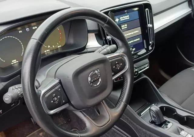 VOLVO XC 40 D3 AWD Geartronic Momentum Pro