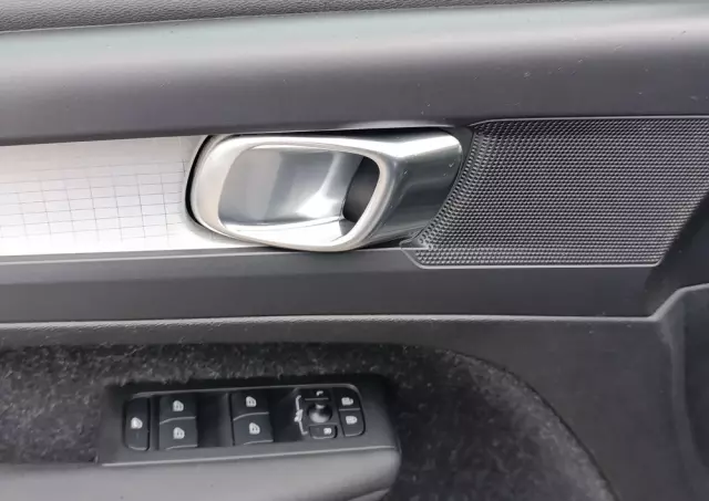 VOLVO XC 40 D3 AWD Geartronic Momentum Pro