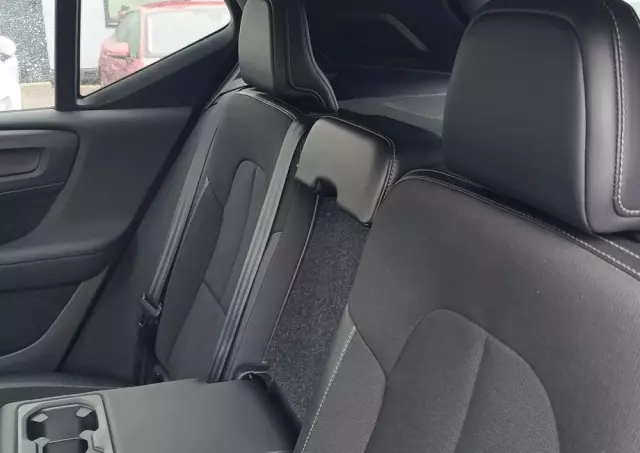 VOLVO XC 40 D3 AWD Geartronic Momentum Pro