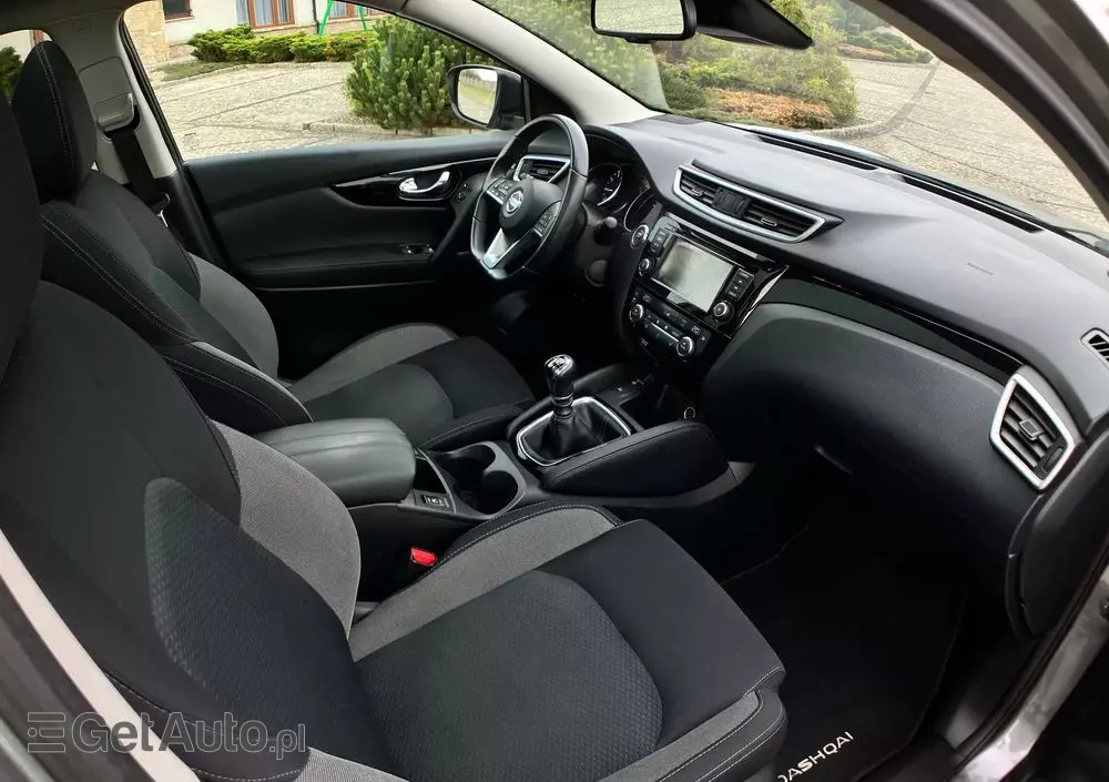 NISSAN Qashqai 1.3 DIG-T N-Connecta