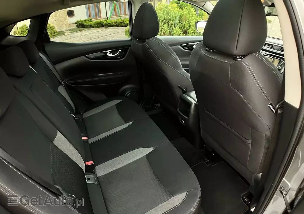 NISSAN Qashqai 1.3 DIG-T N-Connecta