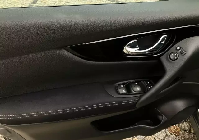 NISSAN Qashqai 1.3 DIG-T N-Connecta