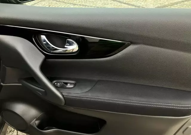 NISSAN Qashqai 1.3 DIG-T N-Connecta