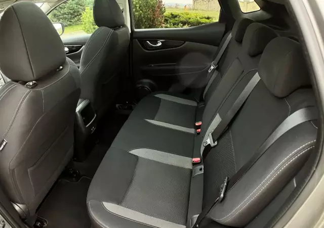 NISSAN Qashqai 1.3 DIG-T N-Connecta