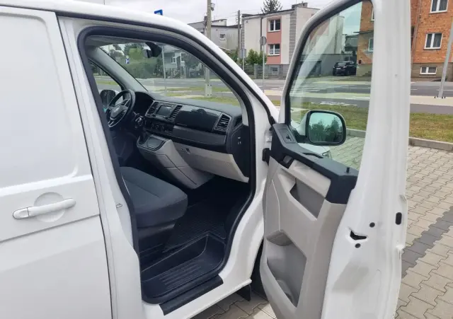 VOLKSWAGEN Transporter 