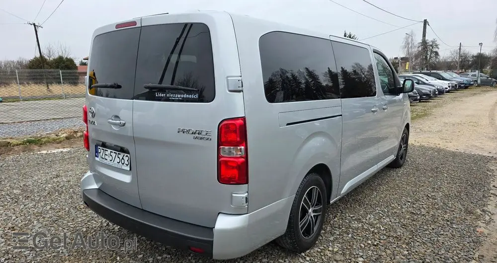 TOYOTA Proace Verso 2.0 D4-D Long Family