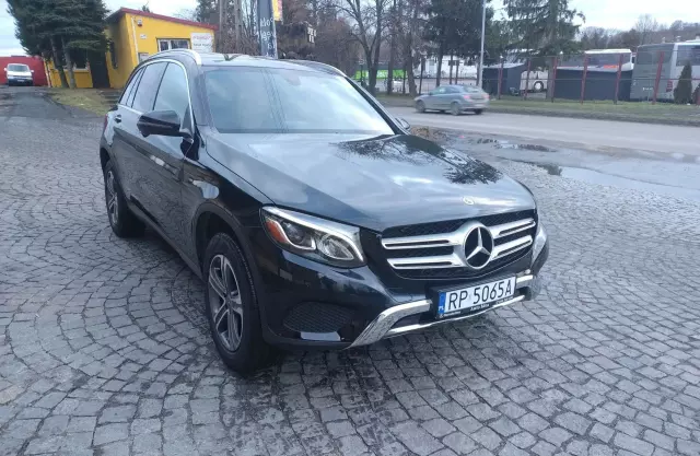 MERCEDES-BENZ GLC 