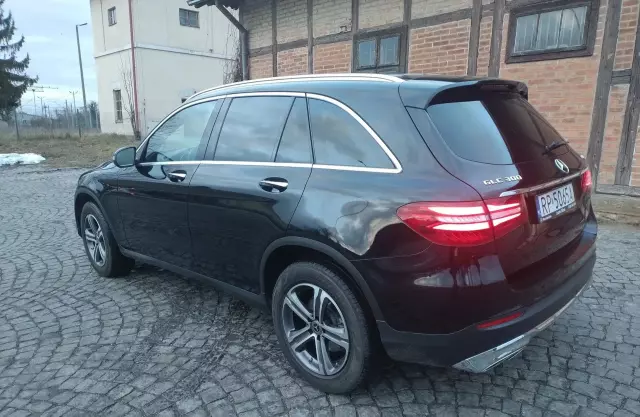 MERCEDES-BENZ GLC 