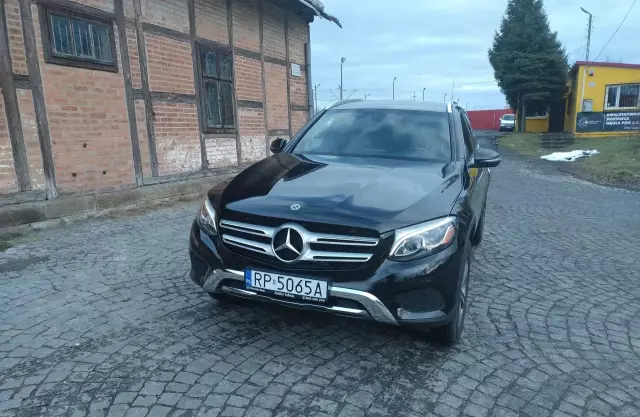 MERCEDES-BENZ GLC 