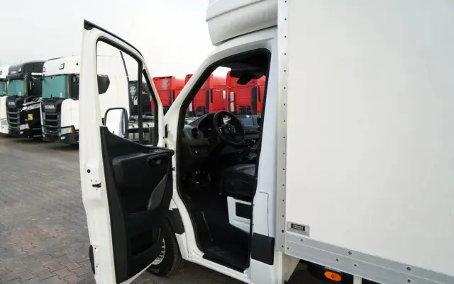 MERCEDES-BENZ SPRINTER / KONTENER / 2019 ROK 