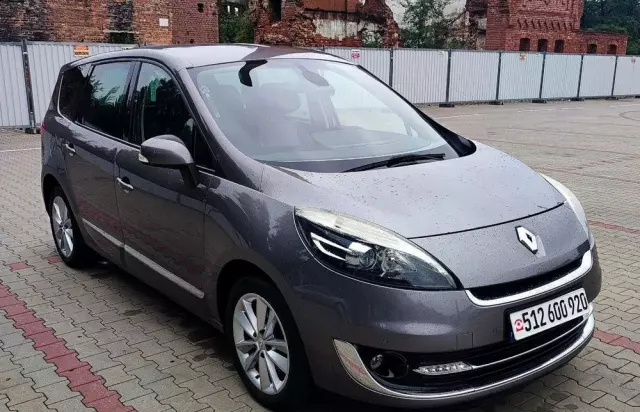 RENAULT Grand Scenic 