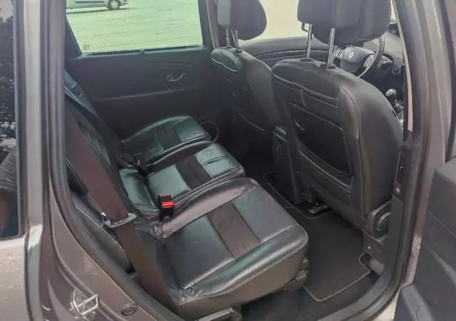 RENAULT Grand Scenic 