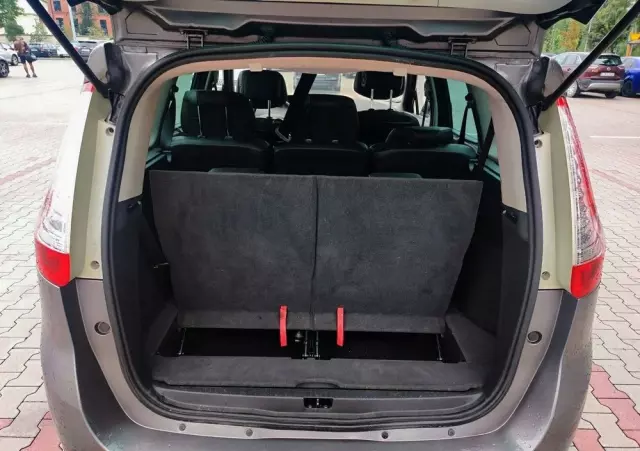 RENAULT Grand Scenic 