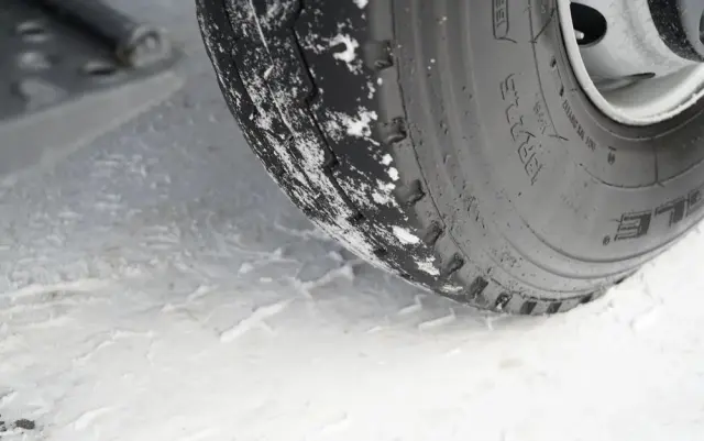 MERCEDES-BENZ ACTROS 3341 / 6x6 / WYWROTKA 3 STRONNA / EPS + SPRZĘGŁO 