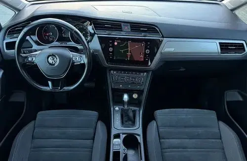 VOLKSWAGEN Touran 