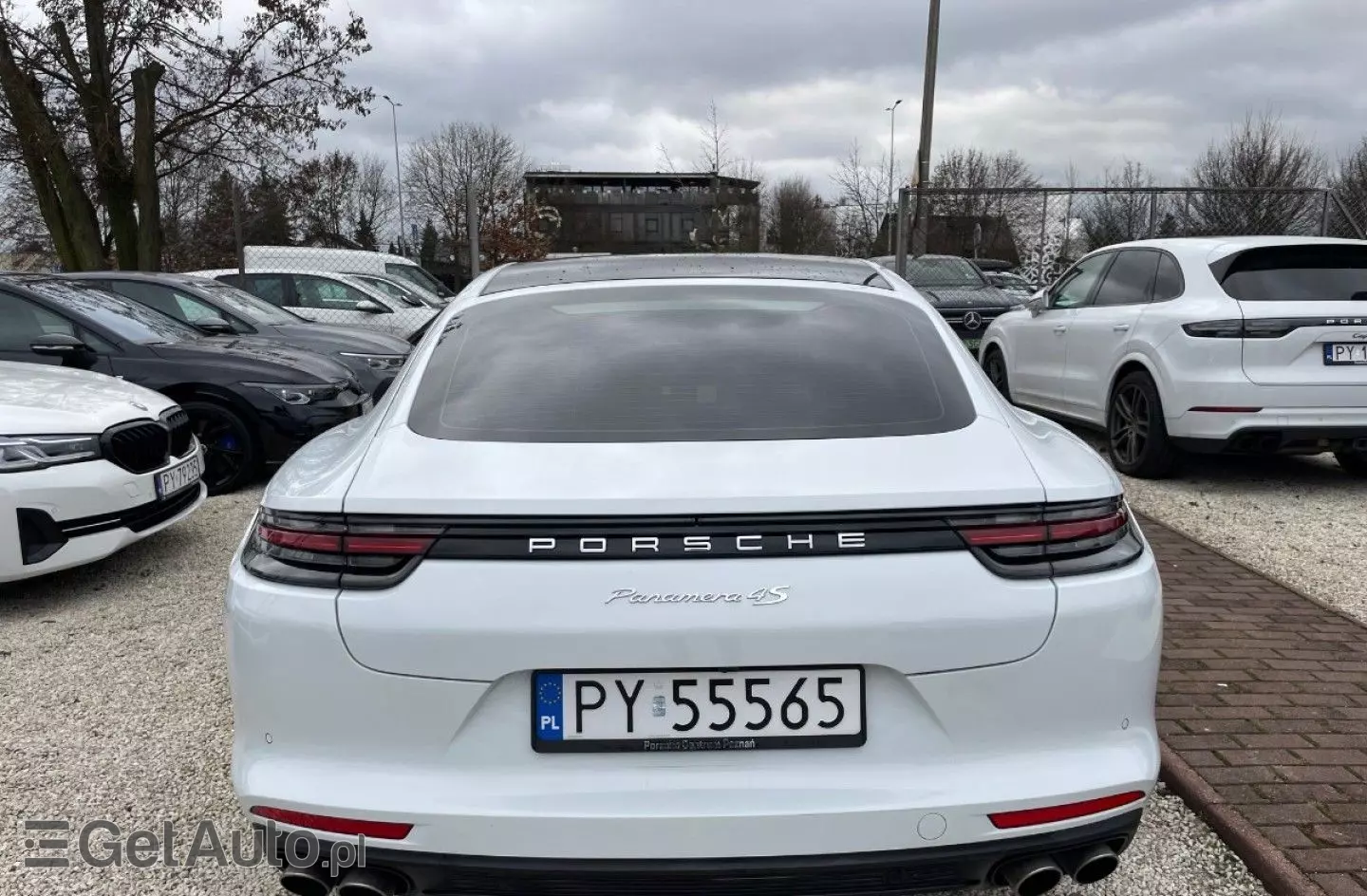 PORSCHE Panamera 