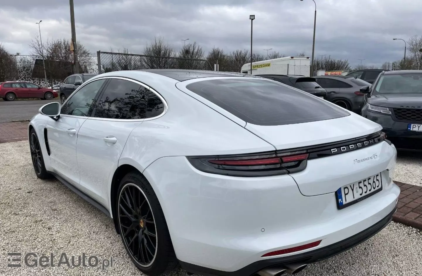 PORSCHE Panamera 