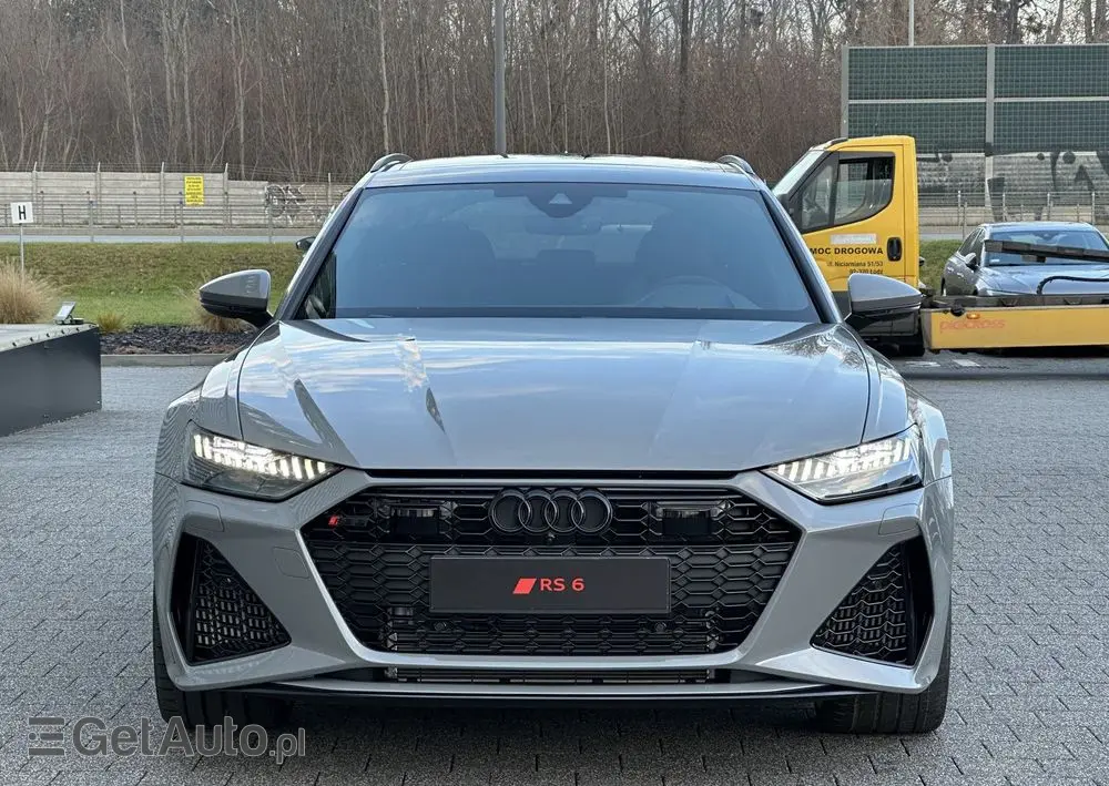 AUDI RS6 Avant 