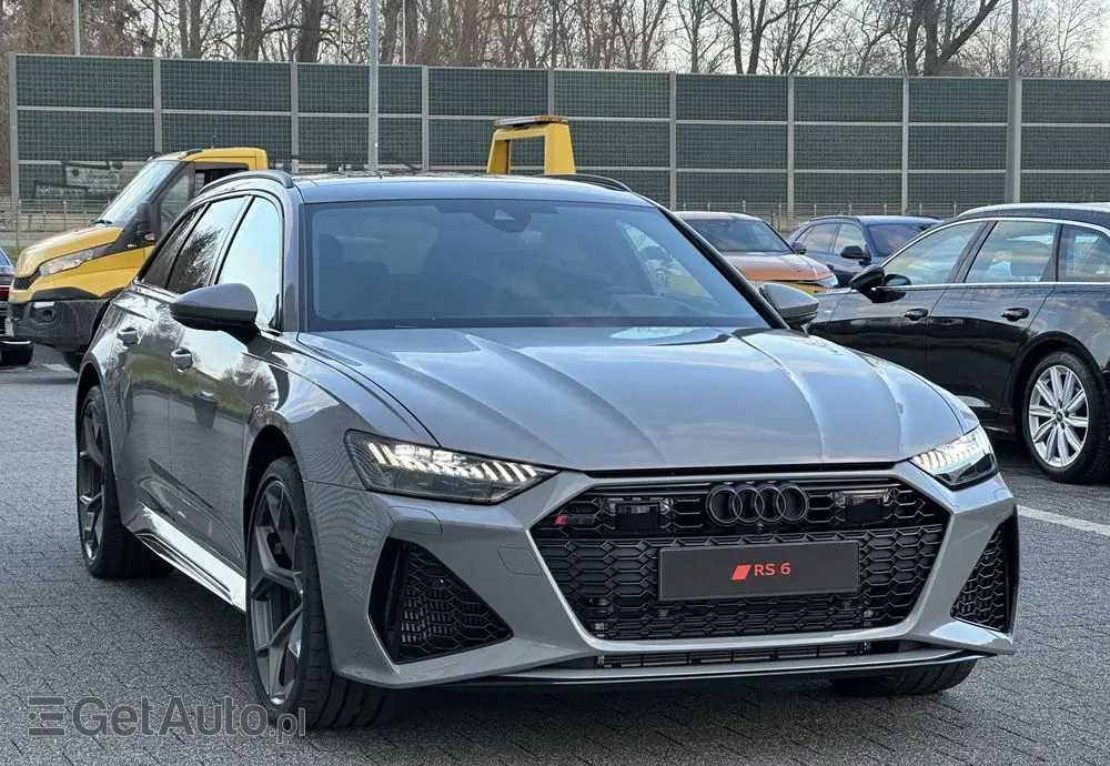 AUDI RS6 Avant 