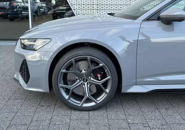 AUDI RS6 Avant 