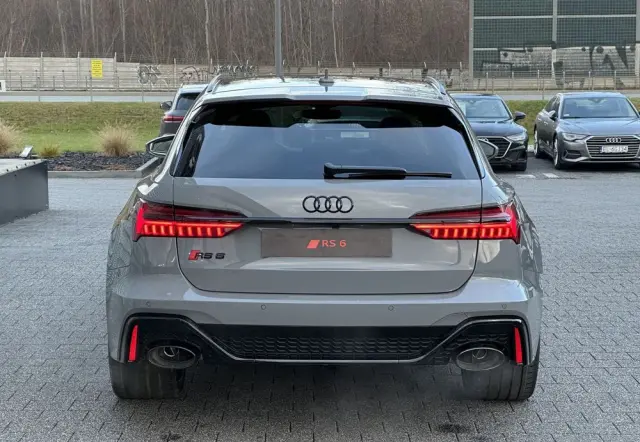 AUDI RS6 Avant 