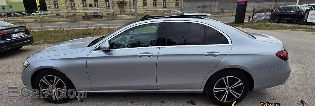 MERCEDES-BENZ Klasa E E 220d (194 KM) 4MATIC G-TRONIC