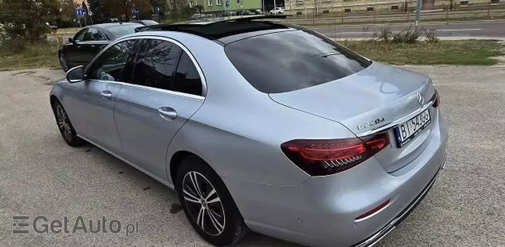 MERCEDES-BENZ Klasa E E 220d (194 KM) 4MATIC G-TRONIC