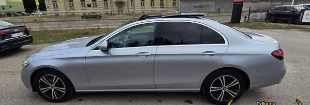 MERCEDES-BENZ Klasa E E 220d (194 KM) 4MATIC G-TRONIC