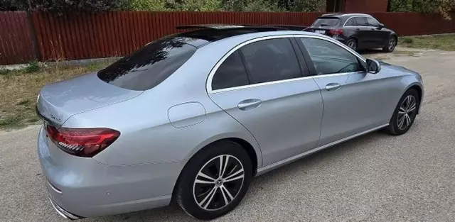 MERCEDES-BENZ Klasa E E 220d (194 KM) 4MATIC G-TRONIC