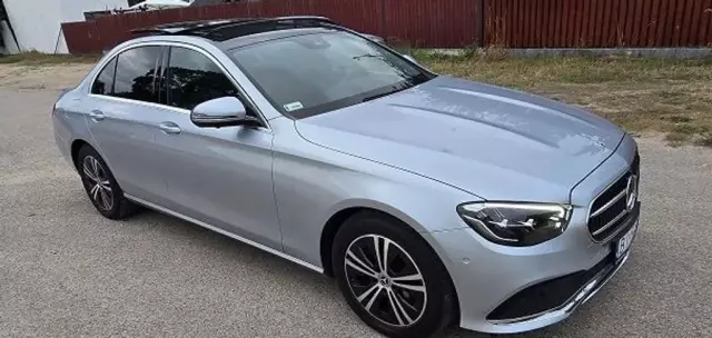 MERCEDES-BENZ Klasa E E 220d (194 KM) 4MATIC G-TRONIC