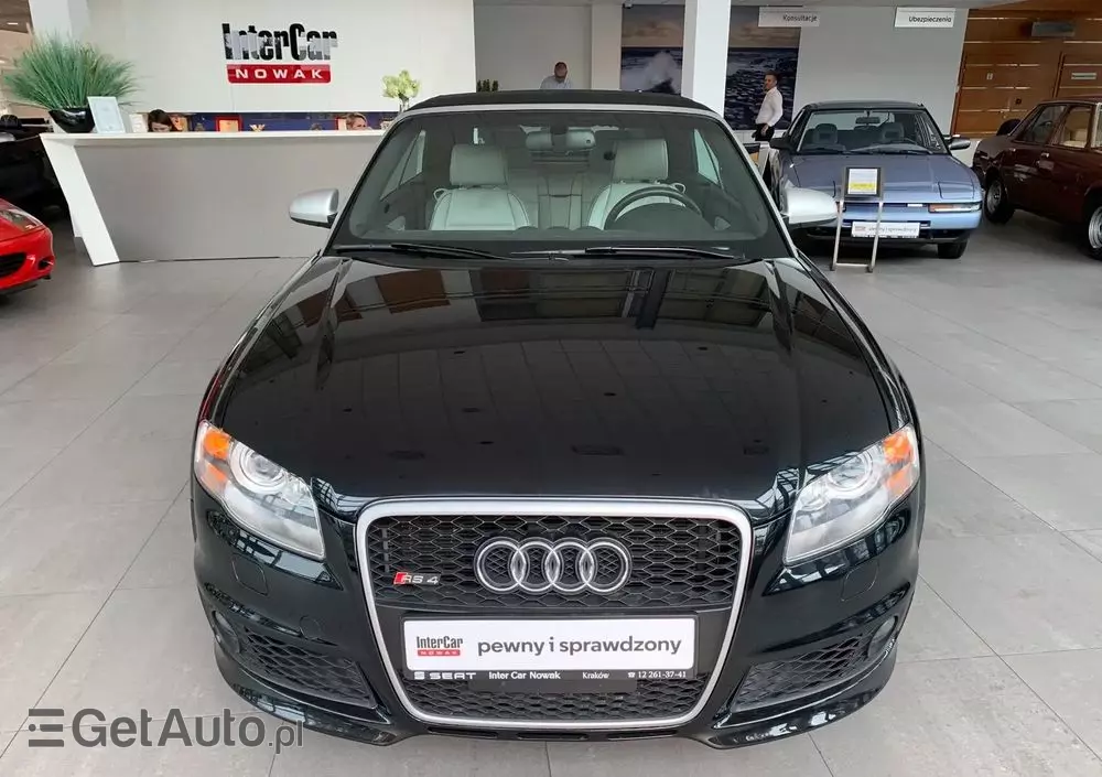 AUDI RS4 Standard