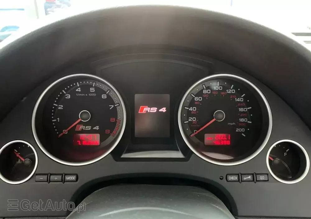 AUDI RS4 Standard