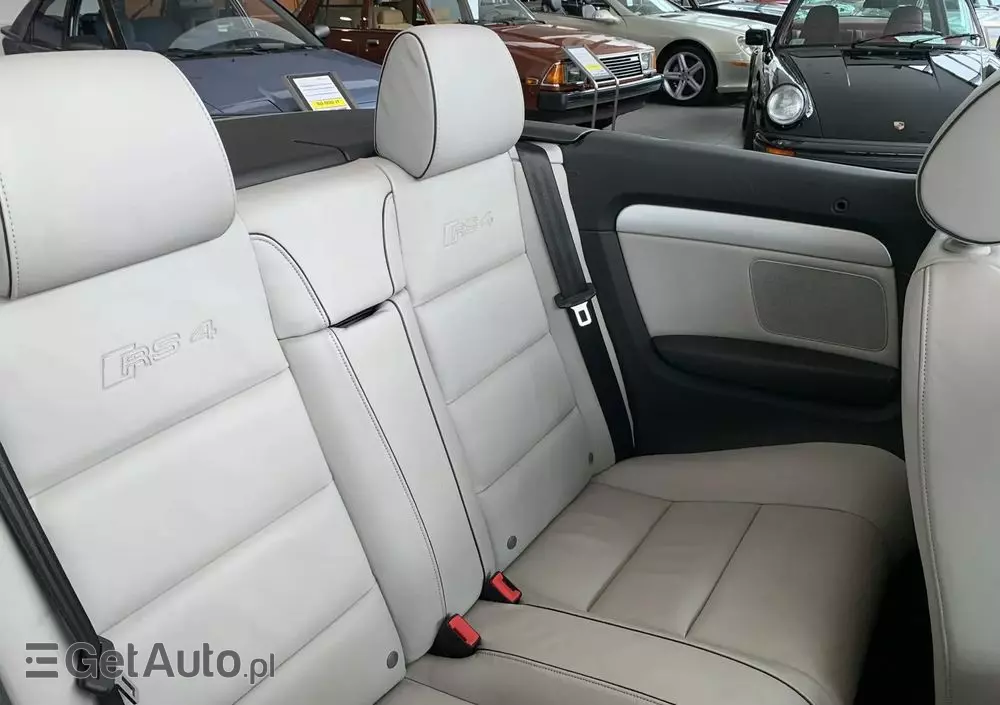 AUDI RS4 Standard