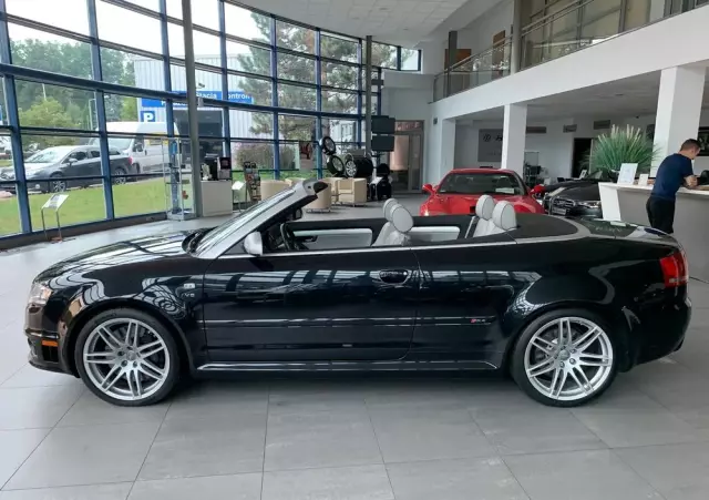 AUDI RS4 Standard