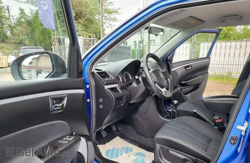 SUZUKI Swift 