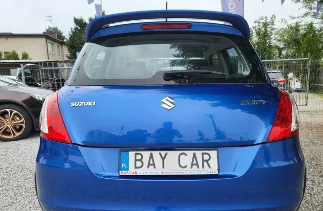 SUZUKI Swift 