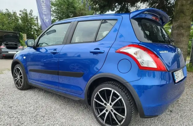 SUZUKI Swift 