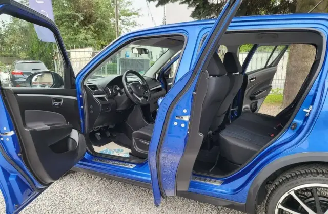 SUZUKI Swift 