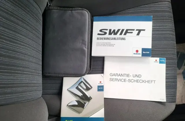 SUZUKI Swift 
